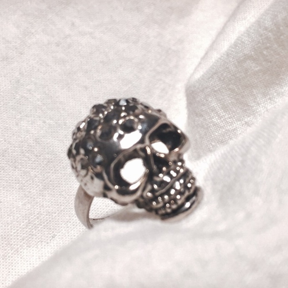❗️SOLD❗️ SKULL RING - Picture 2 of 5